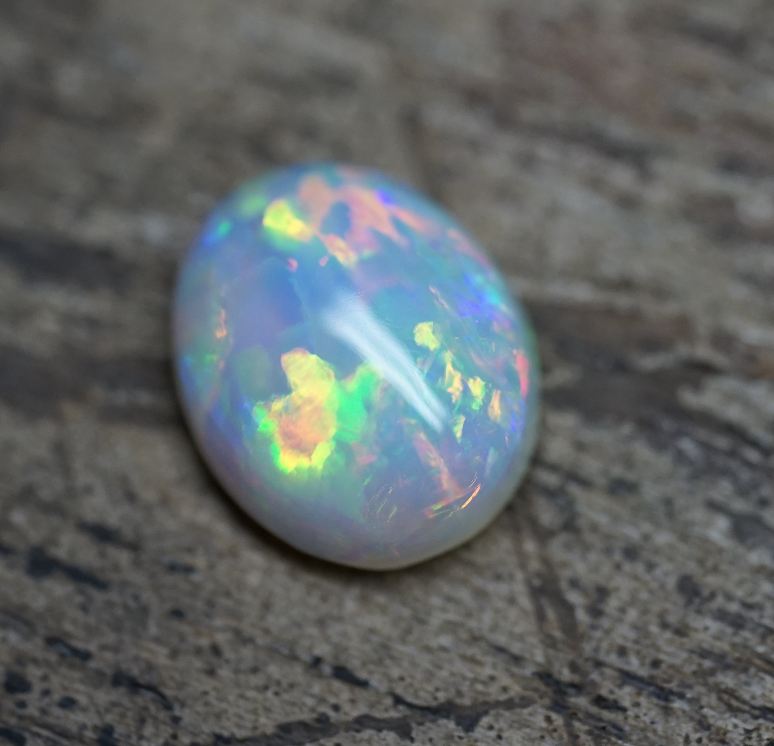 Coober Pedy Bright Ring Stone - 1.4 Carats. 0016