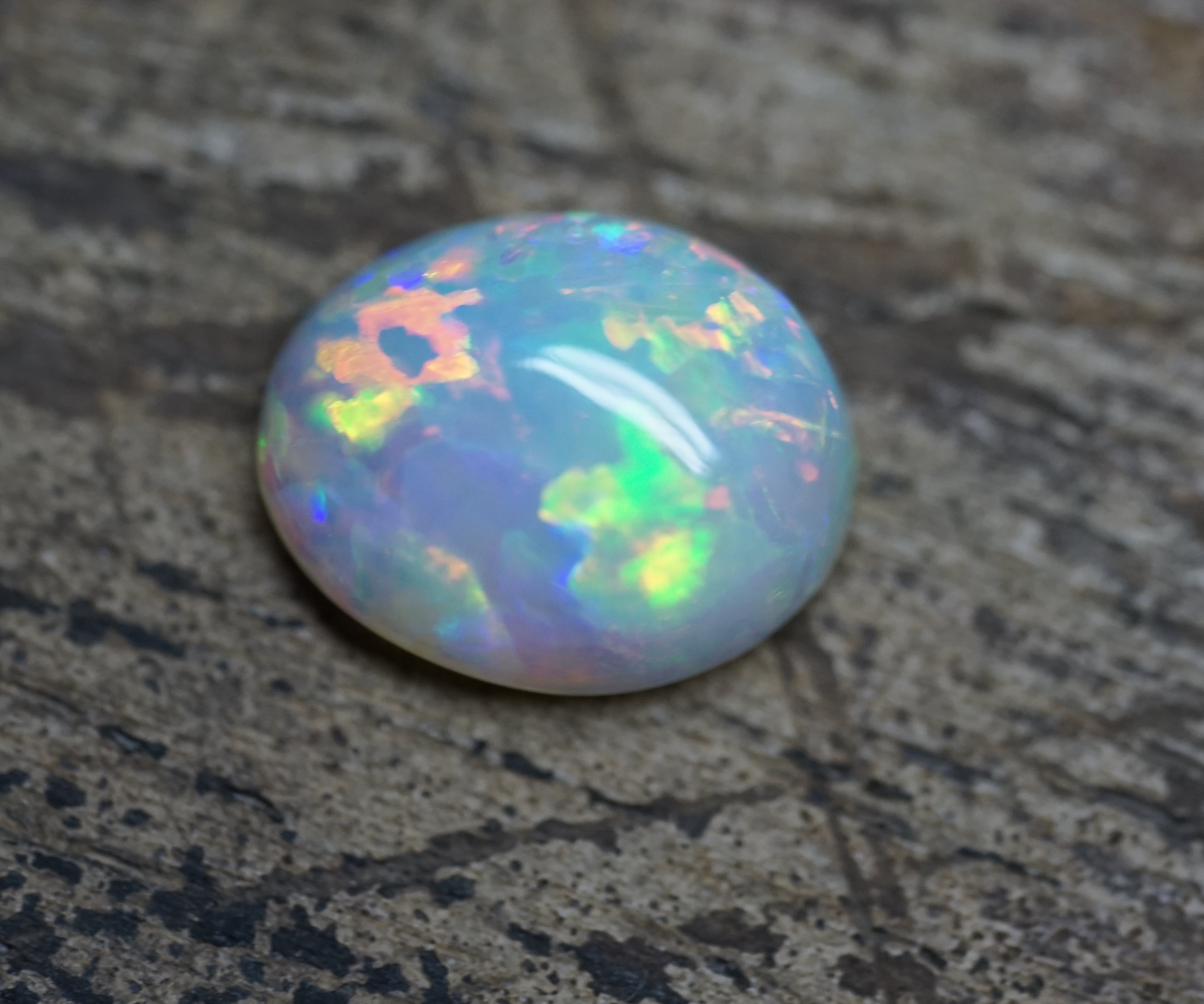 Coober Pedy Bright Ring Stone - 1.4 Carats. 0016
