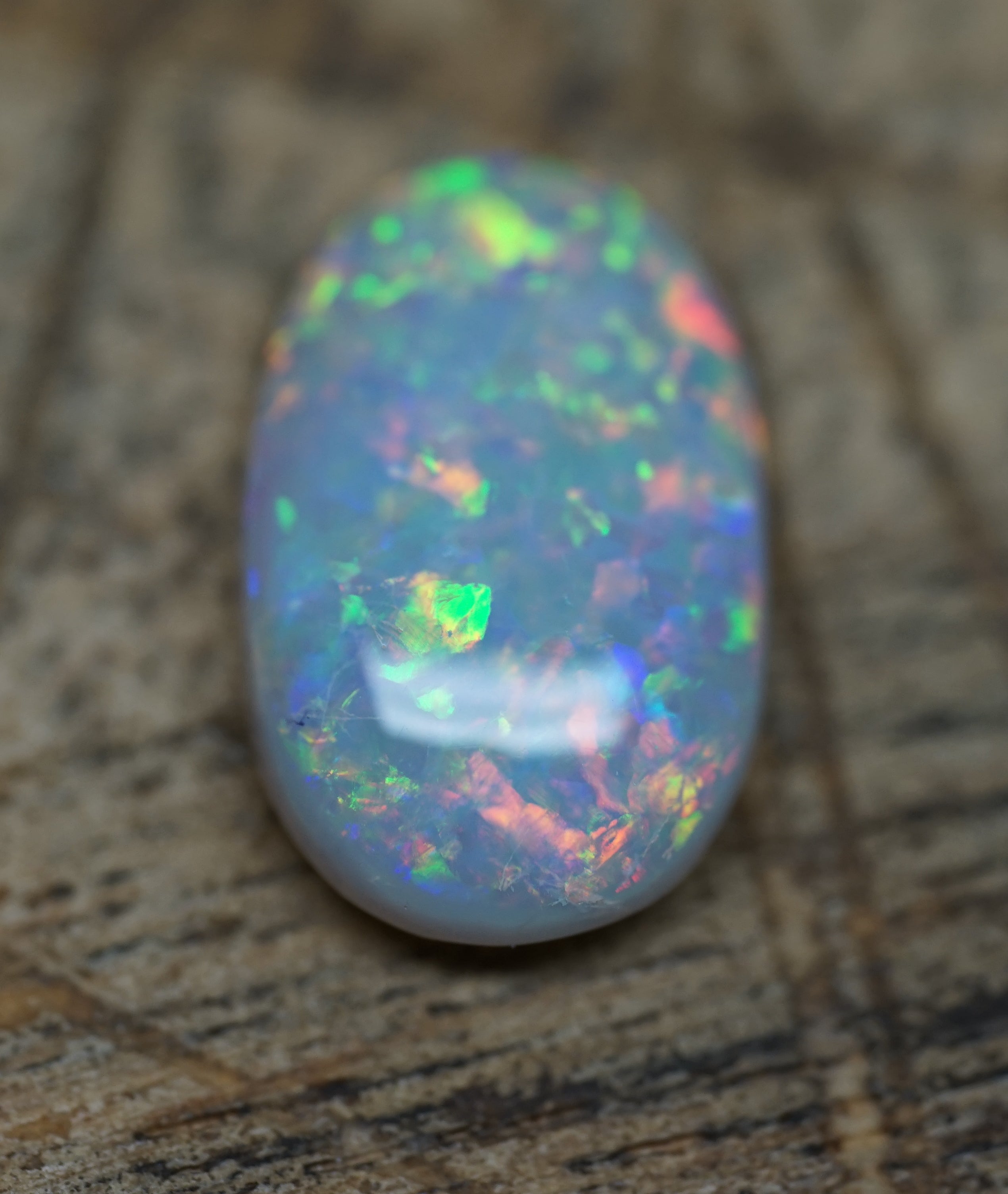 Coober Pedy Bright Blocky Pattern - 2.5 Carats. 0014