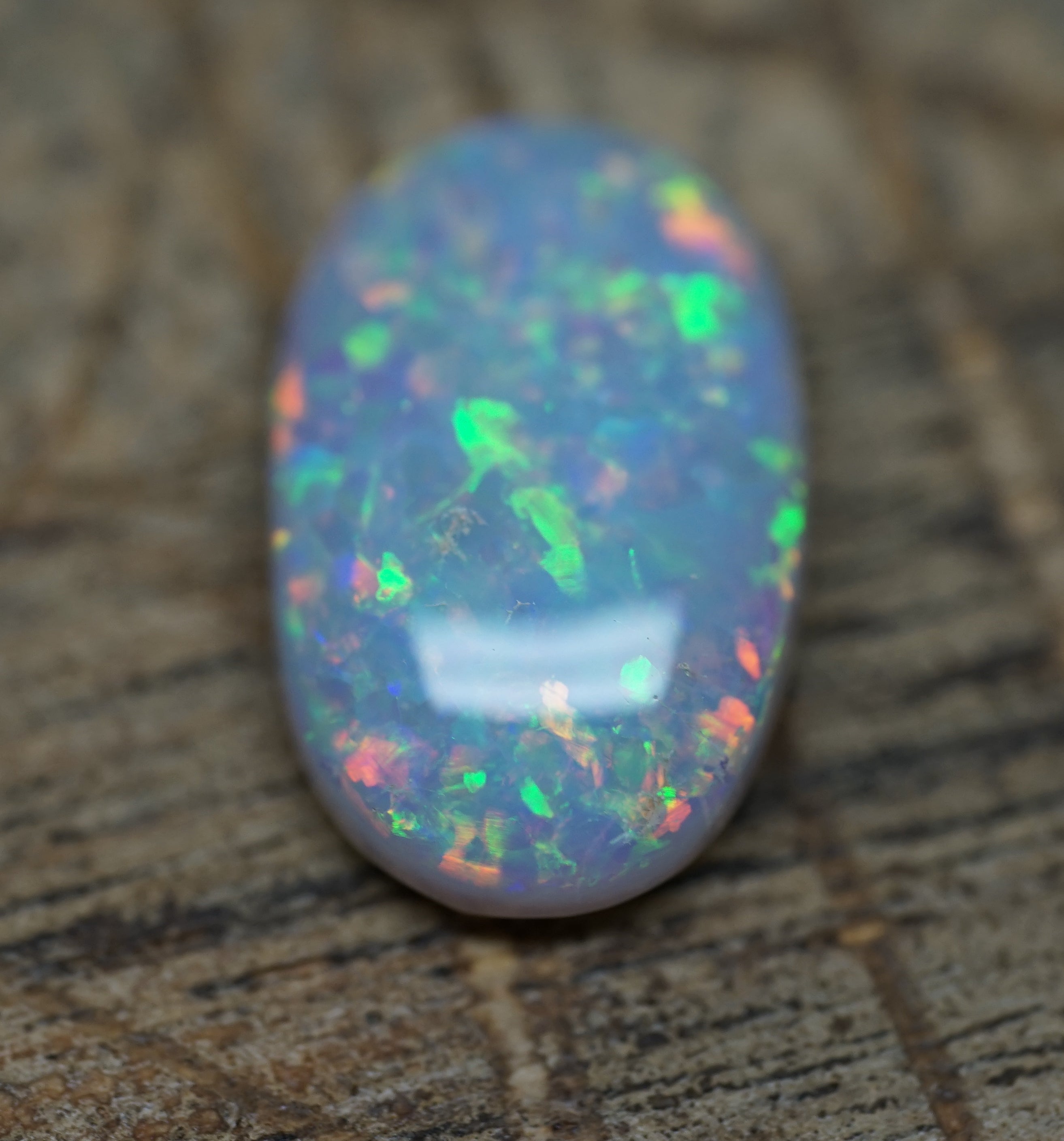 Coober Pedy Bright Blocky Pattern - 2.5 Carats. 0014