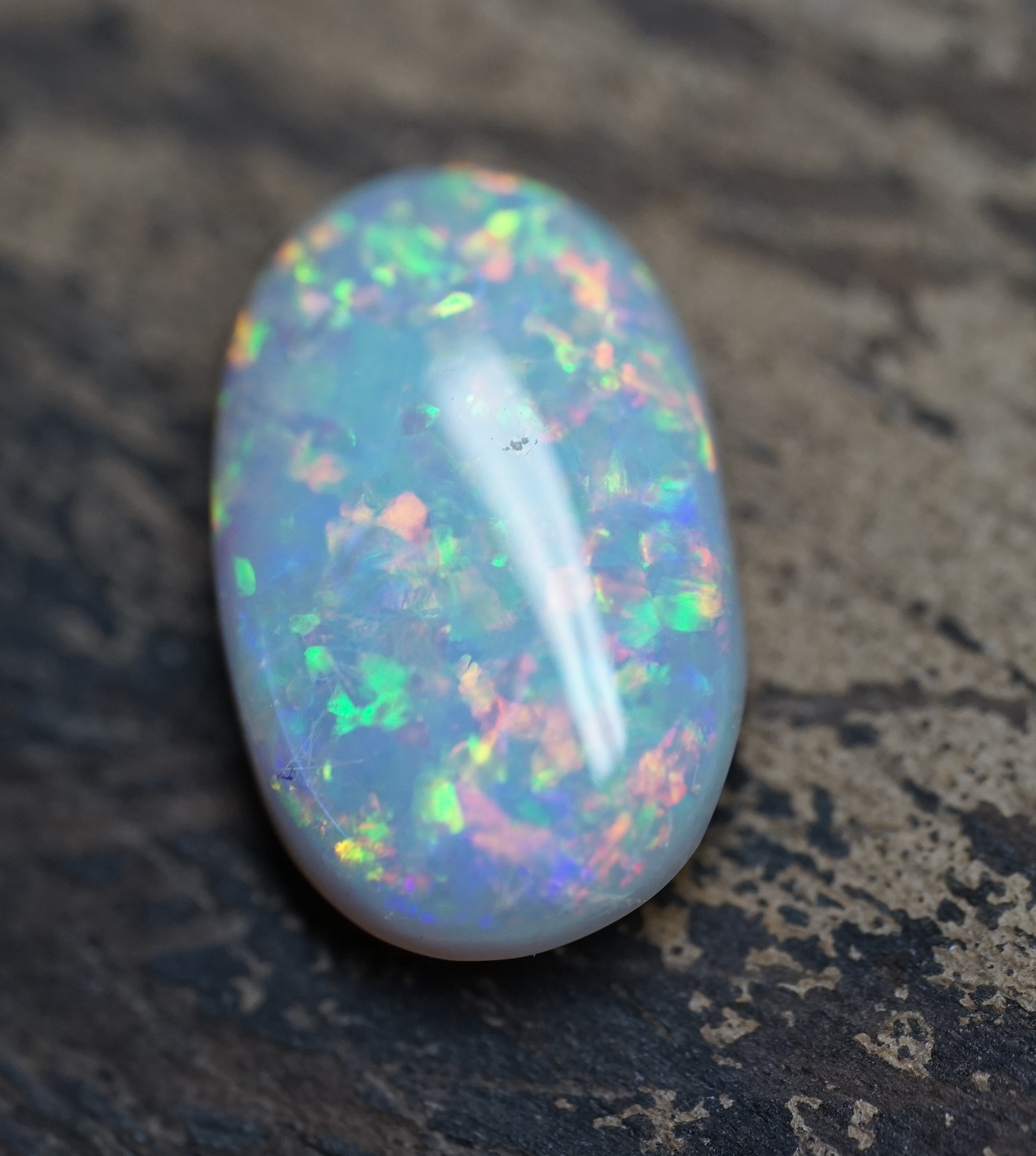 Coober Pedy Bright Blocky Pattern - 2.5 Carats. 0014