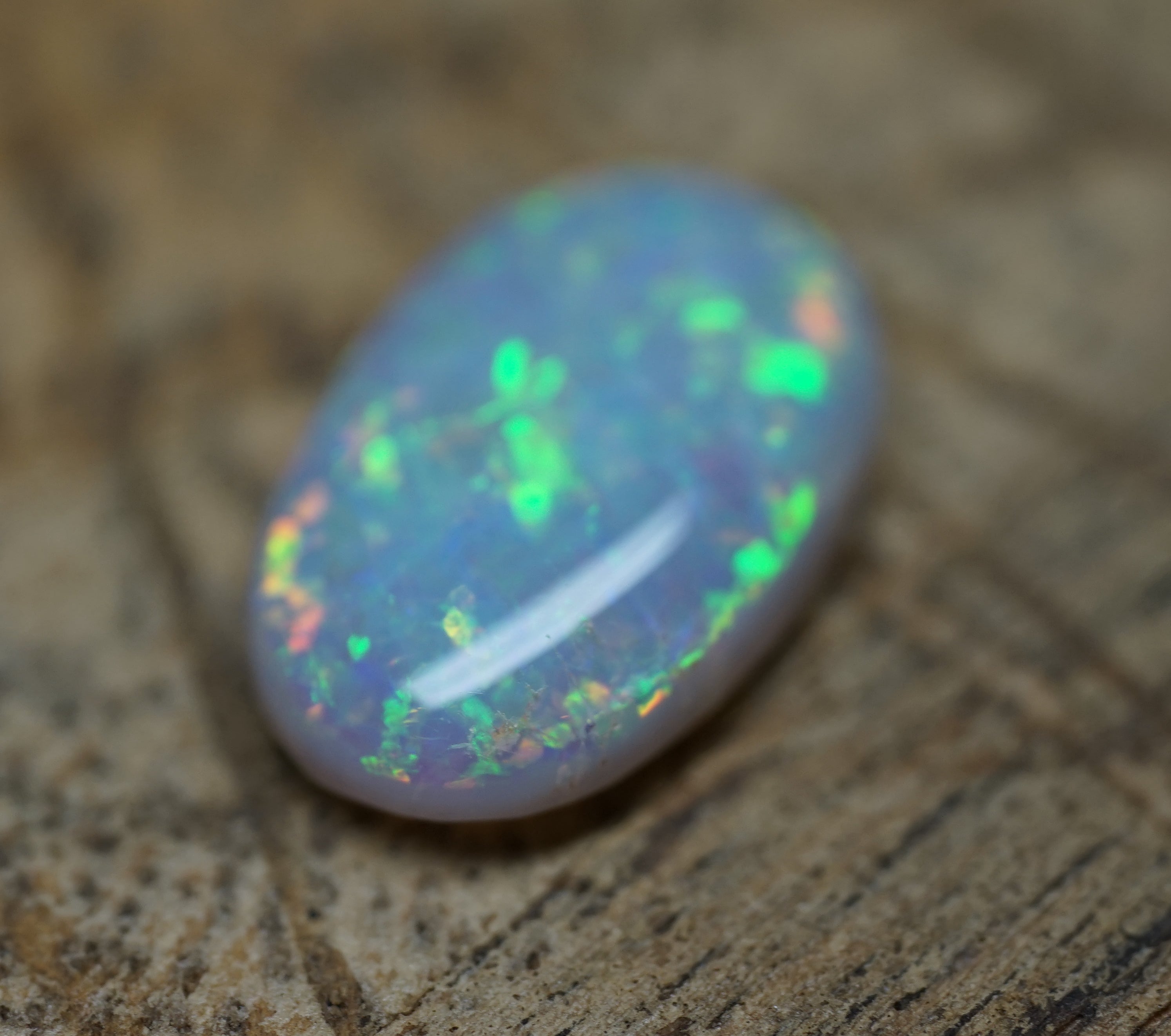 Coober Pedy Bright Blocky Pattern - 2.5 Carats. 0014